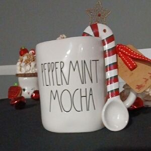 Rae Dunn Peppermint Mocha Mug with Spoon NWT